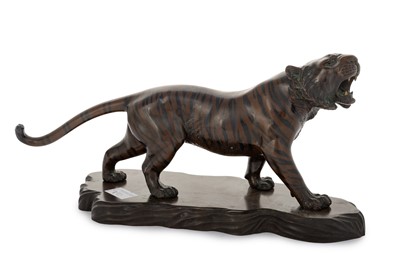 Lot 795 - JAPANESE BRONZE TIGER BY GENRYUSAI SEIYA
