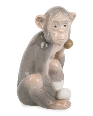 Lot 1231 - LLADRO PAINFULL MONKEY FIGURE