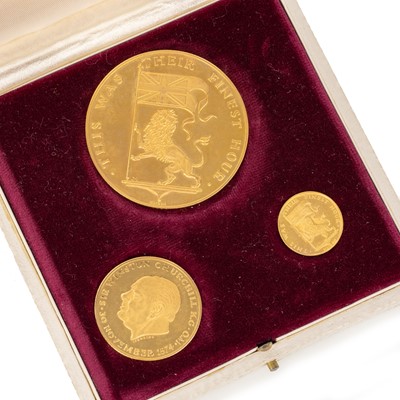 Lot 22 - WINSTON CHURCHILL GOLD MEDALLION SET