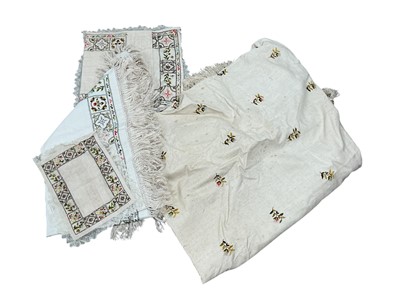 Lot 1251 - GROUP OF LINEN