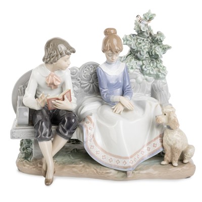 Lot 1254 - LLADRO FIGURE OF 'POTTERY OF LOVE'