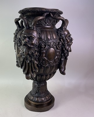 Lot 1262 - SPELTER ‘BACCHUS’ URN