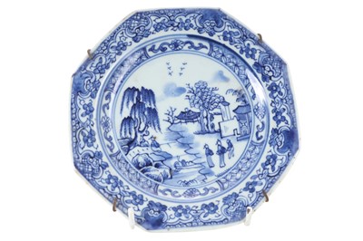 Lot 810 - GROUP OF SEVEN CHINESE BLUE AND WHITE PORCELAIN DISHES