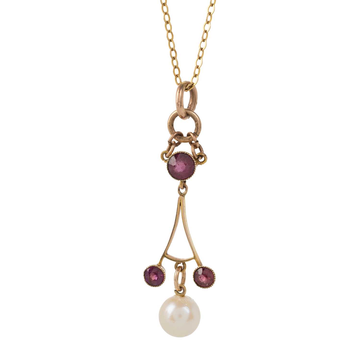 Lot 474 - PEARL AND RHODOLITE GARNET NECKLACE