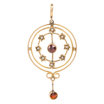 Lot 485 - RED PASTE AND PEARL PENDANT