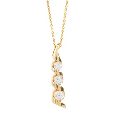 Lot 520 - DIAMOND THREE STONE PENDANT