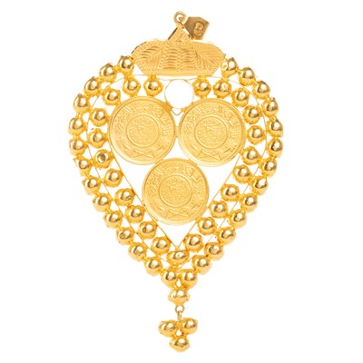 Lot 522 - SAUDI GOLD HEART SHAPED PENDANT