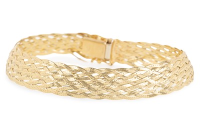 Lot 528 - WOVEN GOLD BRACELET