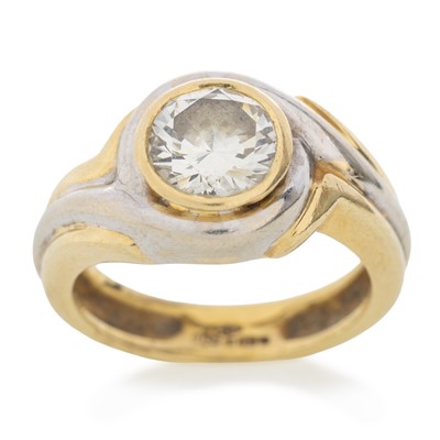 Lot 534 - DIAMOND SOLITAIRE RING
