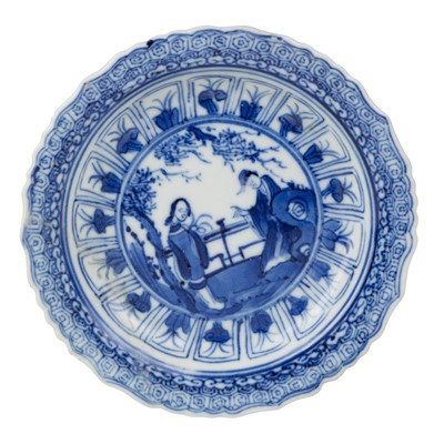 Lot 829 - CHINESE BLUE AND WHITE DISH