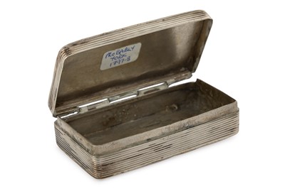 Lot 84 - GEORGE III SILVER SNUFF BOX