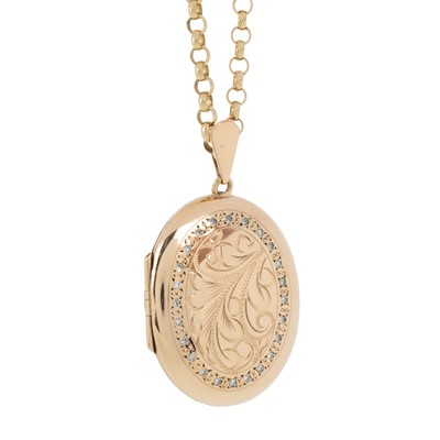 Lot 604 - DIAMOND LOCKET ON CHAIN