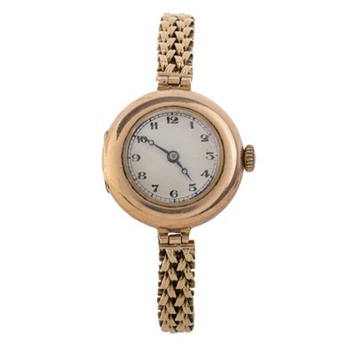 Lot 833 - NINE CARAT GOLD MANUAL WIND WRIST WATCH