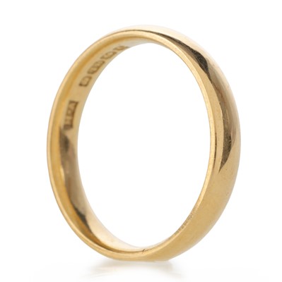Lot 540 - GOLD WEDDING BAND