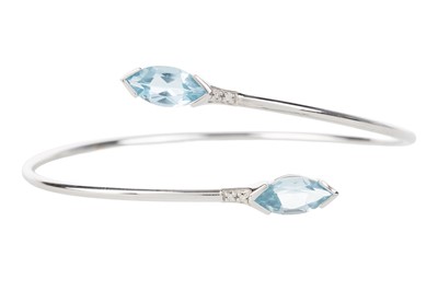 Lot 545 - TOPAZ BANGLE
