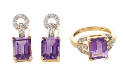 Lot 562 - AMETHYST AND DIAMOND RING, NECKLACE AND PAIR OF EARRINGS