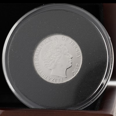 Lot 37 - ELIZABETH II PLATINUM WEDDING ANNIVERSARY PLATINUM PROOF 1P COIN