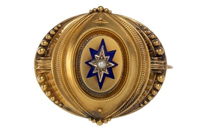 Lot 596 - VICTORIAN BROOCH