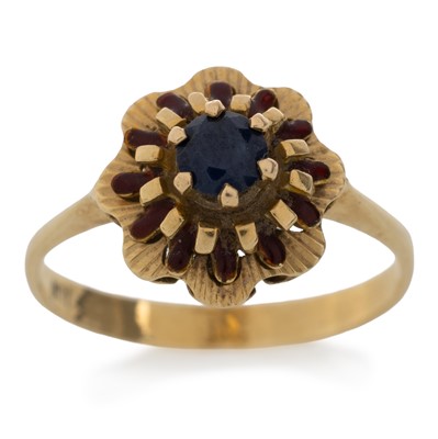 Lot 597 - SAPPHIRE AND ENAMEL RING