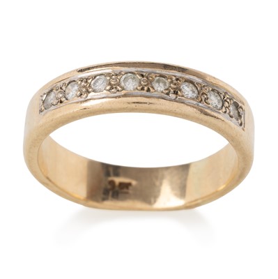 Lot 577 - DIAMOND SET BAND