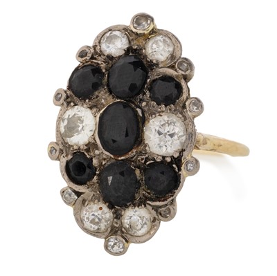 Lot 591 - SAPPHIRE AND DIAMOND DRESS RING