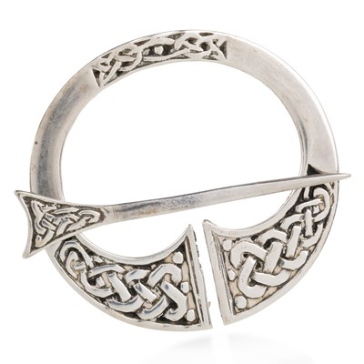 Lot 661 - SCOTTISH PENANNULAR BROOCH