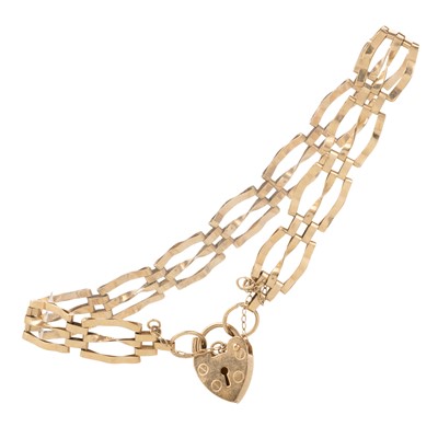 Lot 665 - GOLD GATE BRACELET