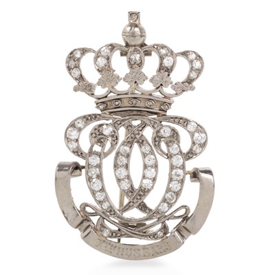 Lot 622 - DIAMOND SWEETHEART BROOCH