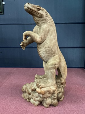 Lot 1424 - LARGE CARVED TEAK KOMODO DRAGON