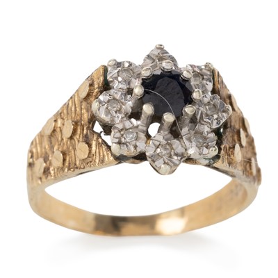 Lot 675 - SAPPHIRE CLUSTER RING