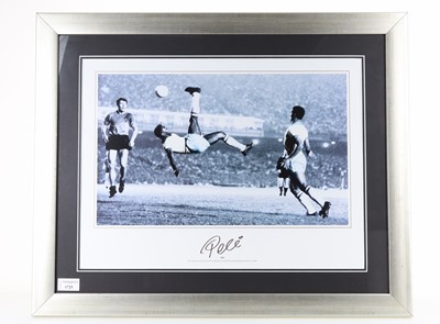 Lot 1725 - PELE, SIGNED PHOTOGRAPHIC PRINT