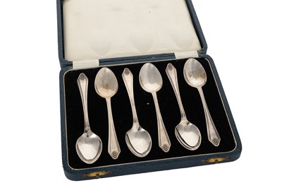 Lot 95 - SET OF SIX GEORGE V SILVER TEASPOONS