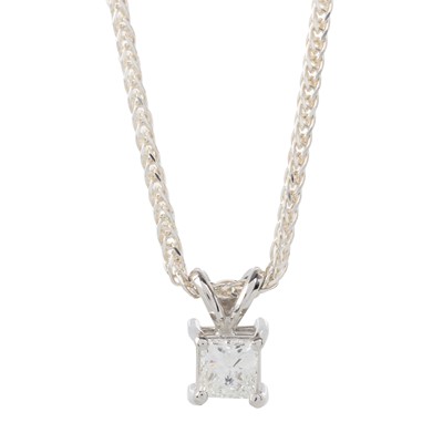 Lot 615 - DIAMOND SOLITAIRE PENDANT
