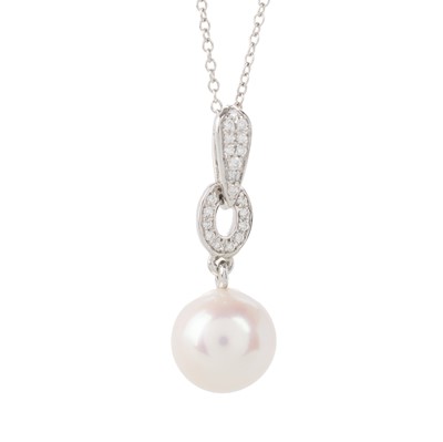 Lot 645 - PEARL AND DIAMOND PENDANT