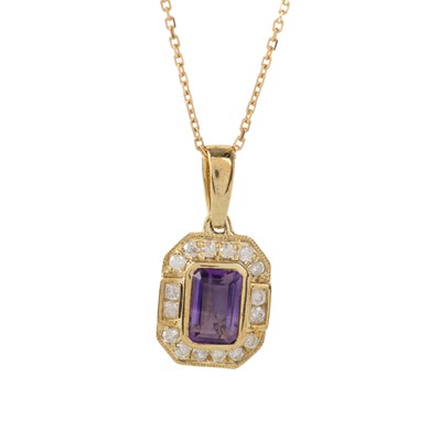 Lot 660 - AMETHYST AND DIAMOND PENDANT