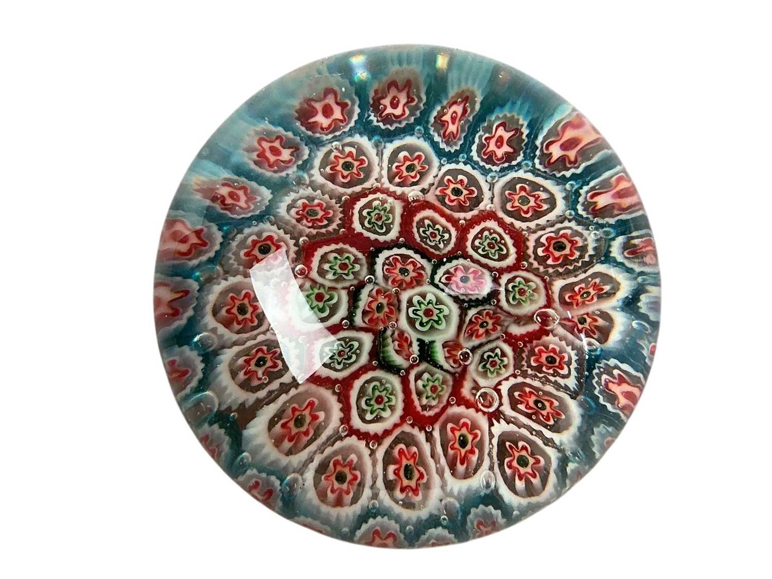 Lot 56 - GROUP OF GLASS PAPERWEIGHTS