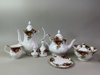 Lot 14 - COLLECTION OF ROYAL ALBERT OLD COUNTRY ROSES TEA, DINNER AND TABLE WARE
