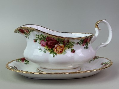 Lot 14 - COLLECTION OF ROYAL ALBERT OLD COUNTRY ROSES TEA, DINNER AND TABLE WARE