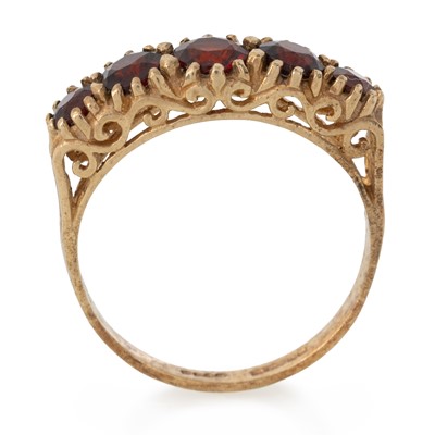 Lot 734 - VICTORIAN BOAT RING