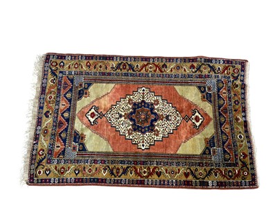 Lot 839 - ASIAN BORDERED RUG OF HAMADAN DESIGN