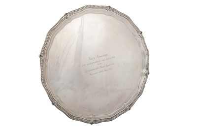 Lot 126 - GEORGE V SILVER SALVER