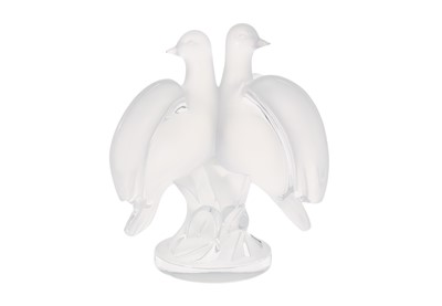Lot 1602 - MODERN LALIQUE FROSTED GLASS GROUP OF ARIANE DOVES