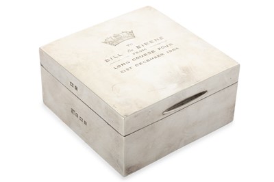 Lot 132 - GEORGE VI SILVER PRESENTATION CIGAR BOX