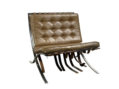 Lot 1613 - MID CENTURY BARCELONA STYLE CHAIR