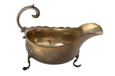 Lot 140 - EDWARD VII SILVER SAUCE BOAT OF GEORGE III DESIGN