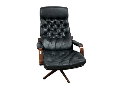 Lot 1656 - WESTNOFA STYLE BLACK LEATHER SWIVEL CHAIR