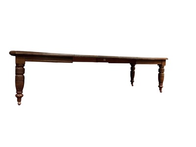 Lot 450 - VICTORIAN OAK DINING TABLE