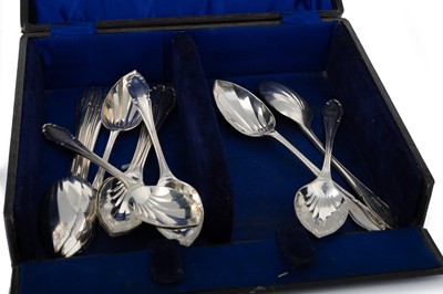Lot 158 - SET OF TWELVE GEORGE V SILVER GRAPEFRUIT SPOONS