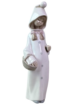 Lot 50 - LLADRO FIGURE OF A LADY