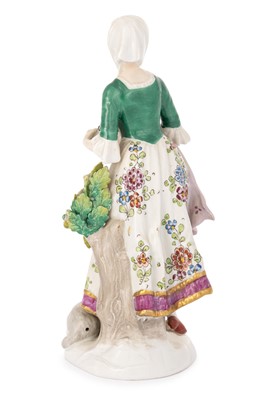 Lot 1722 - GERMAN SITZENDORF CERAMIC FIGURE